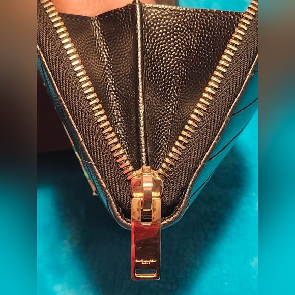 YSL Zip Around Black Quilted Wallet with Gold Logo w/ Box - Picture 15 of 16